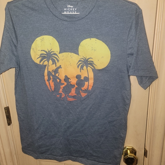 Mens Sz M Disney Mickey Mouse Ears Tropical Sunset Silhoutte Shirt - Picture 3 of 4